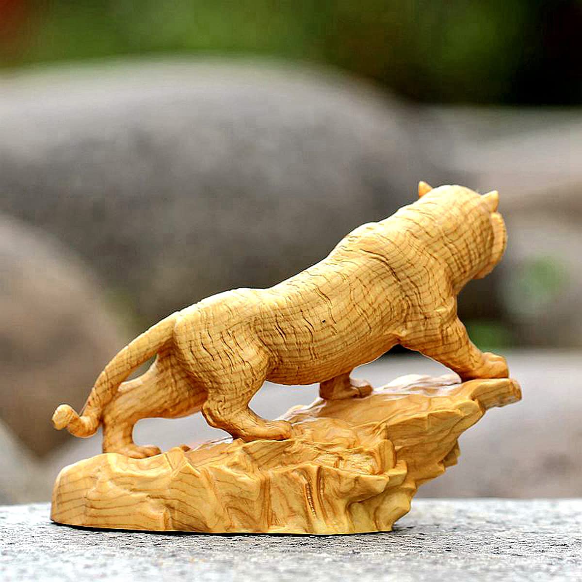 Amazon.co.jp: 虎 置物 風水 高級天然ツゲ木彫り 上山虎 木像の置物