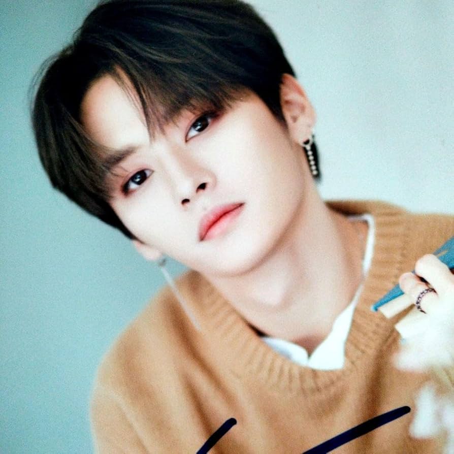 セール中…リノ直筆サイン入り2Lサイズ写真…Lee Know…ストレイキッズ