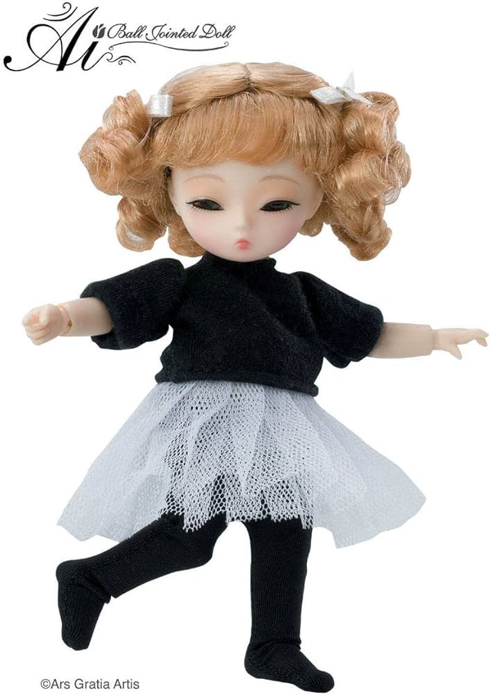 Amazon.co.jp: 球体関節人形 愛 / Bee Balm (ビーバーム) Q-723 : おもちゃ