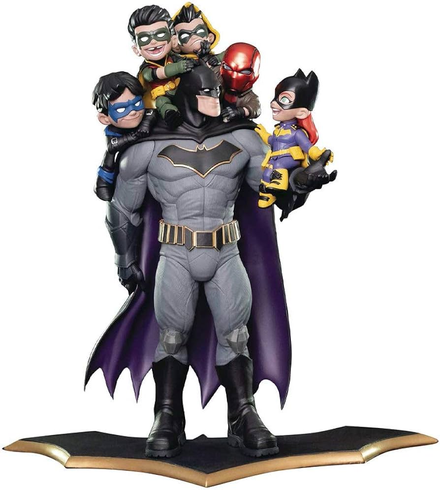 Amazon.com: Quantum Mechanix Batman Family Q-Master Diorama Statue