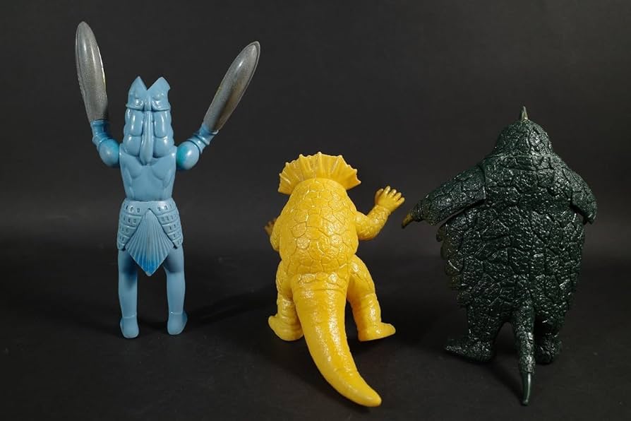 Amazon.co.jp: 3体セット 円谷プロ マン 1988 バルタン星人 アギラ1989