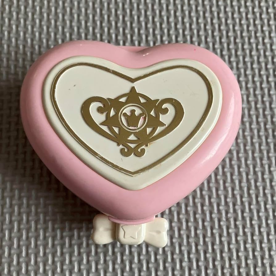 Amazon.co.jp: 魔法使いサリーちゃんコンパクト（当時物） : おもちゃ