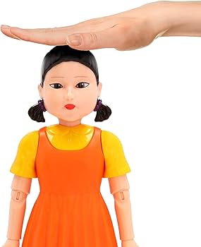 Amazon.com: Squid Game Young-HEE Doll, Plays Red Light Green Light