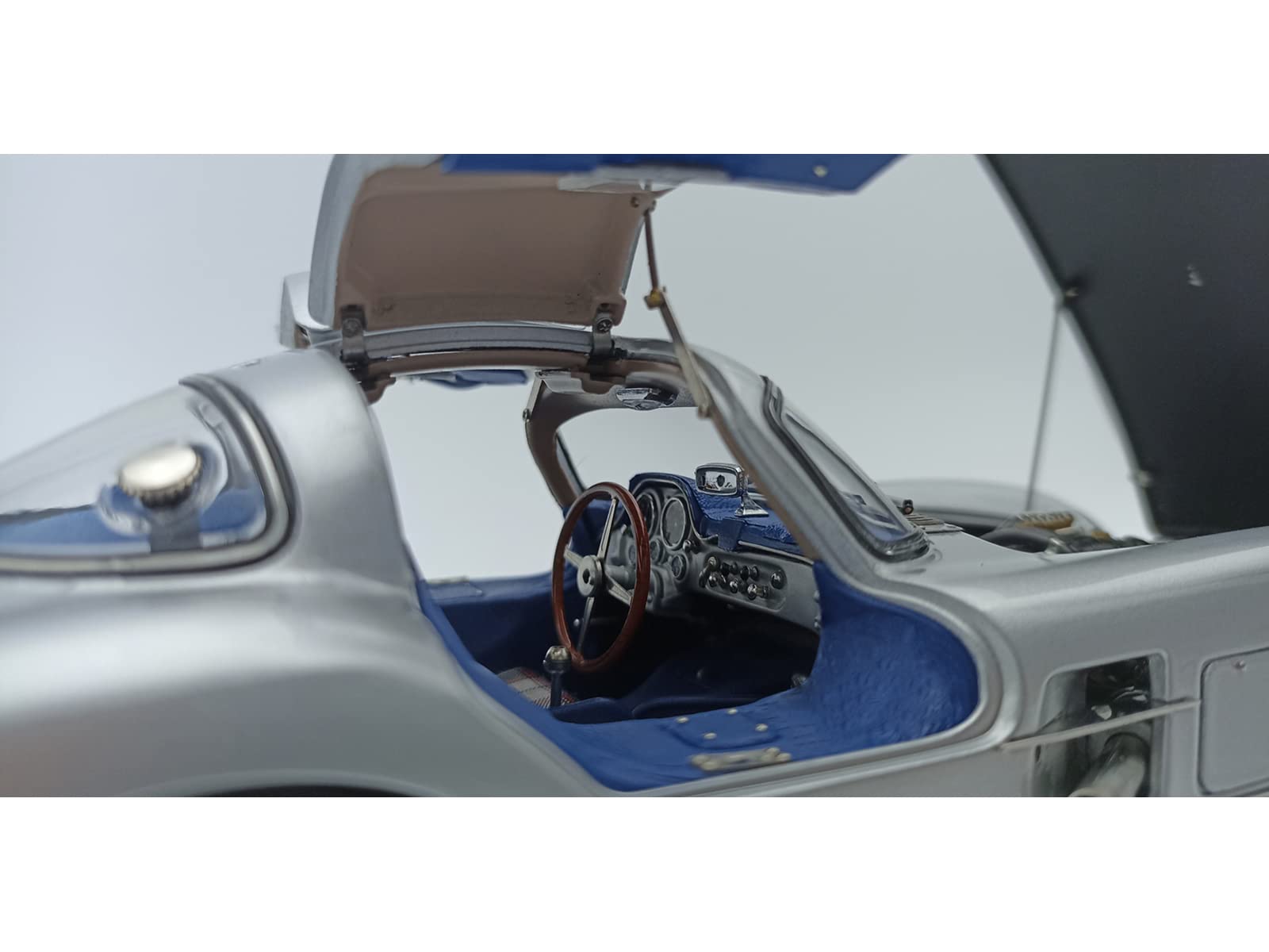 Amazon.com: CMC 1955 MB 300 SLR Uhlenhaut Coupe Silver with Blue