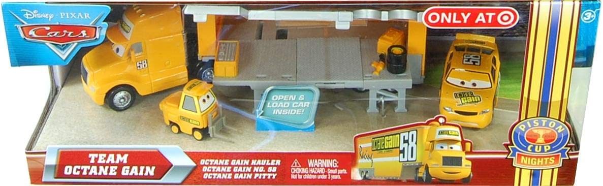 Amazon.com: Disney / Pixar CARS Movie 155 Die Cast Cars Exclusive