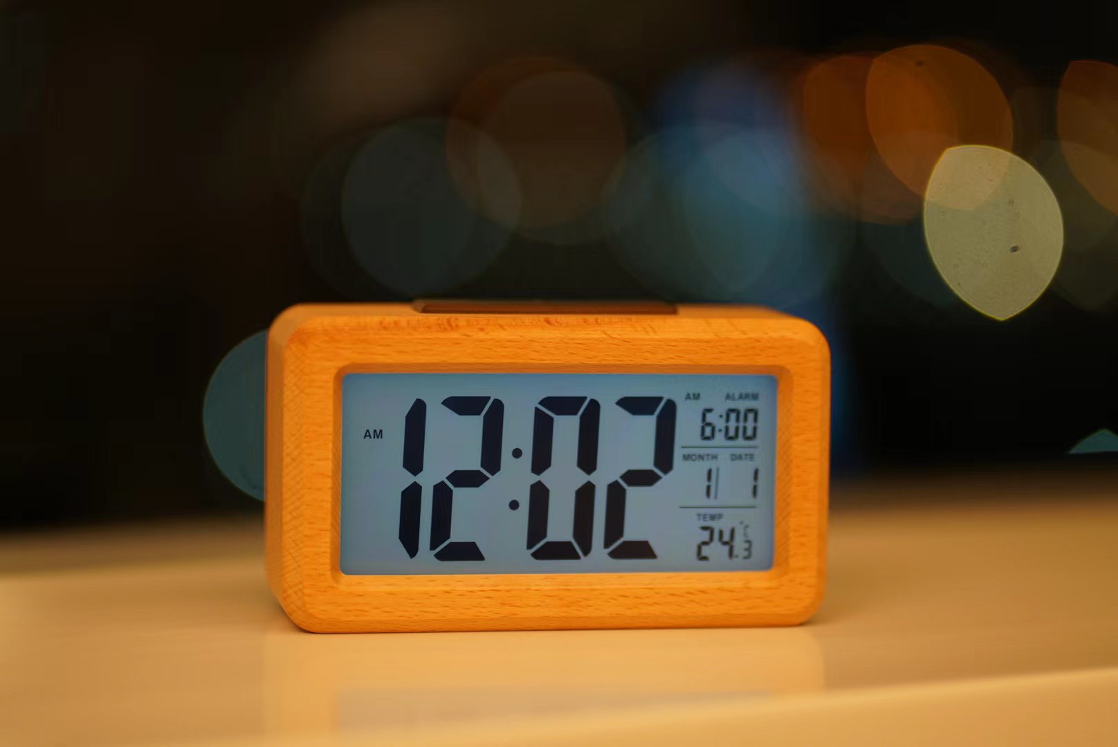 Amazon.co.jp: DEMI LOUS. めざまし時計 デジタル時計 起きれる