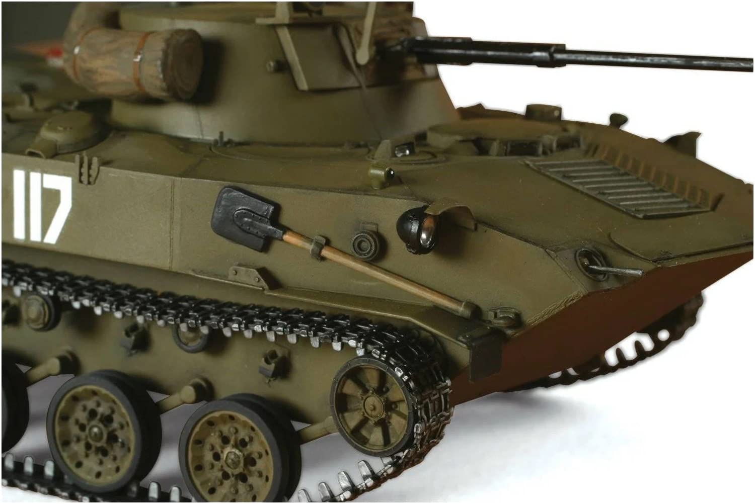 Amazon | ズベズダ 1/35 ロシア軍 BMD-2 空挺戦闘車 プラモデル ZV3577