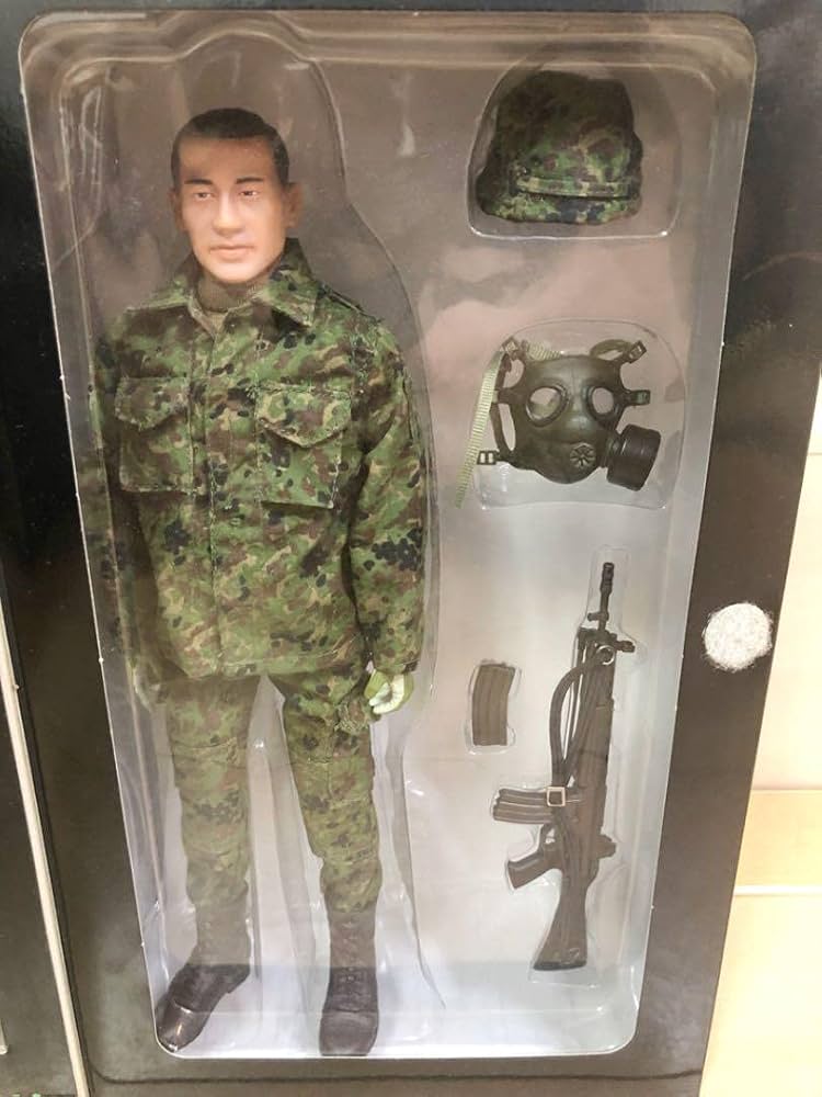 Amazon.co.jp: 日本限定版 陸上自衛隊 32普通科連隊3等陸曹 小川 : 本