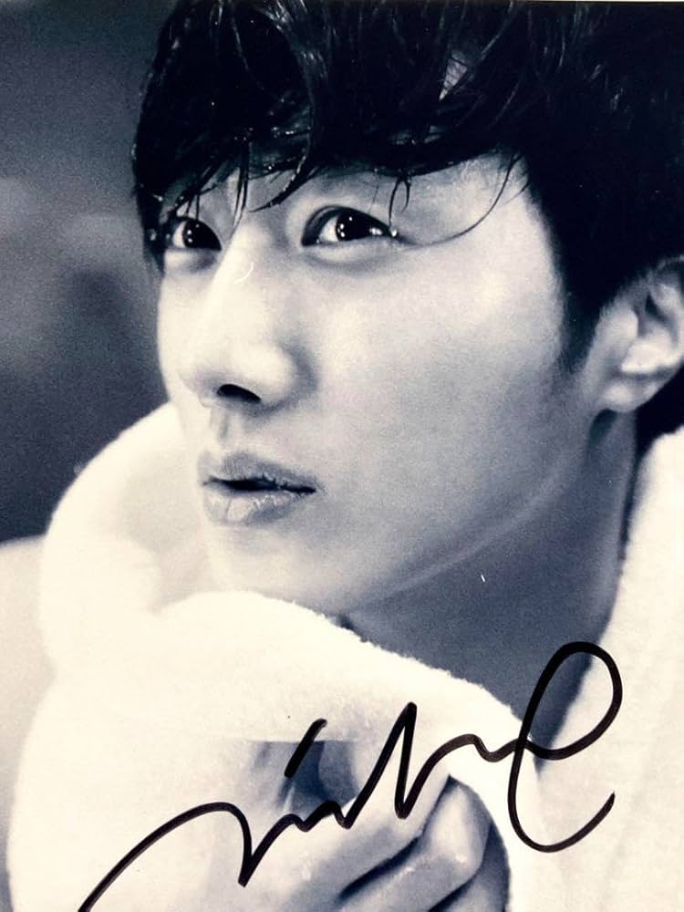 Amazon.co.jp: チョン・イル 直筆サイン入り2Lサイズ写真…Jung Il-woo