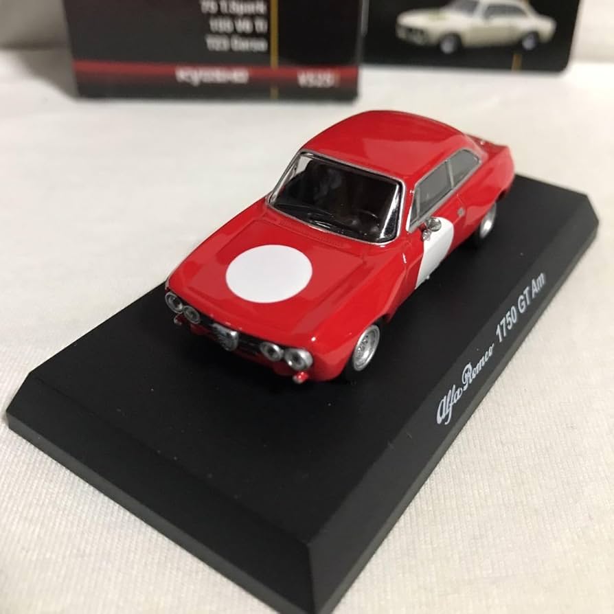Amazon.co.jp: Kyosho 1/64 Alfa Romeo 1750 GT Am Julia Red X White