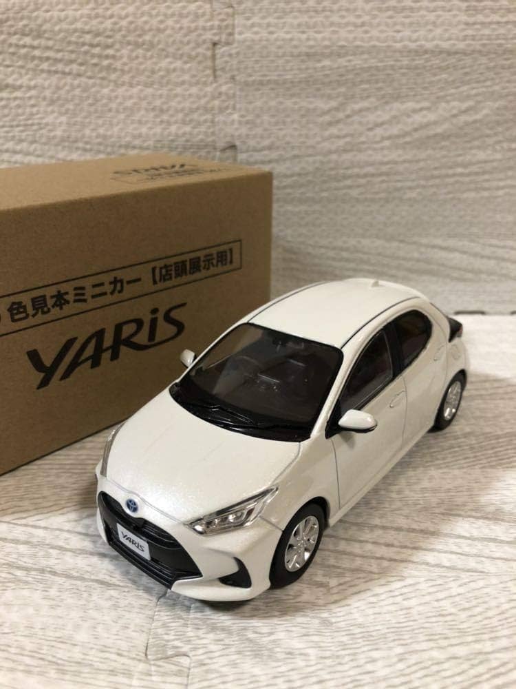 Amazon | 1/30 トヨタ 新型ヤリス YARIS 非売品 カラーサンプル