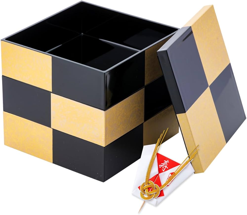 Amazon｜重箱 おせち 正月 三段 市松模様 黒金 五寸 (2～3人用) 外寸15