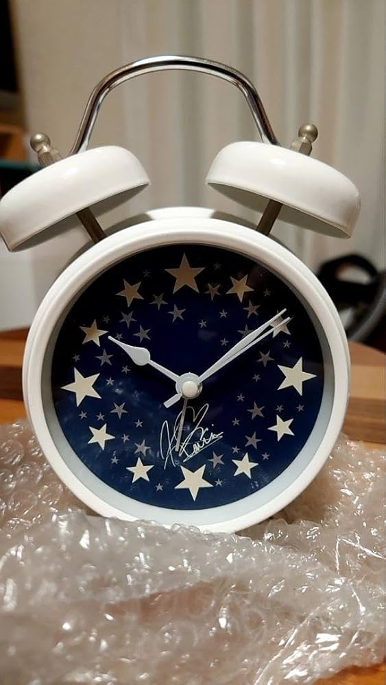 Amazon.co.jp: 西野カナ 目覚まし時計 : ホビー