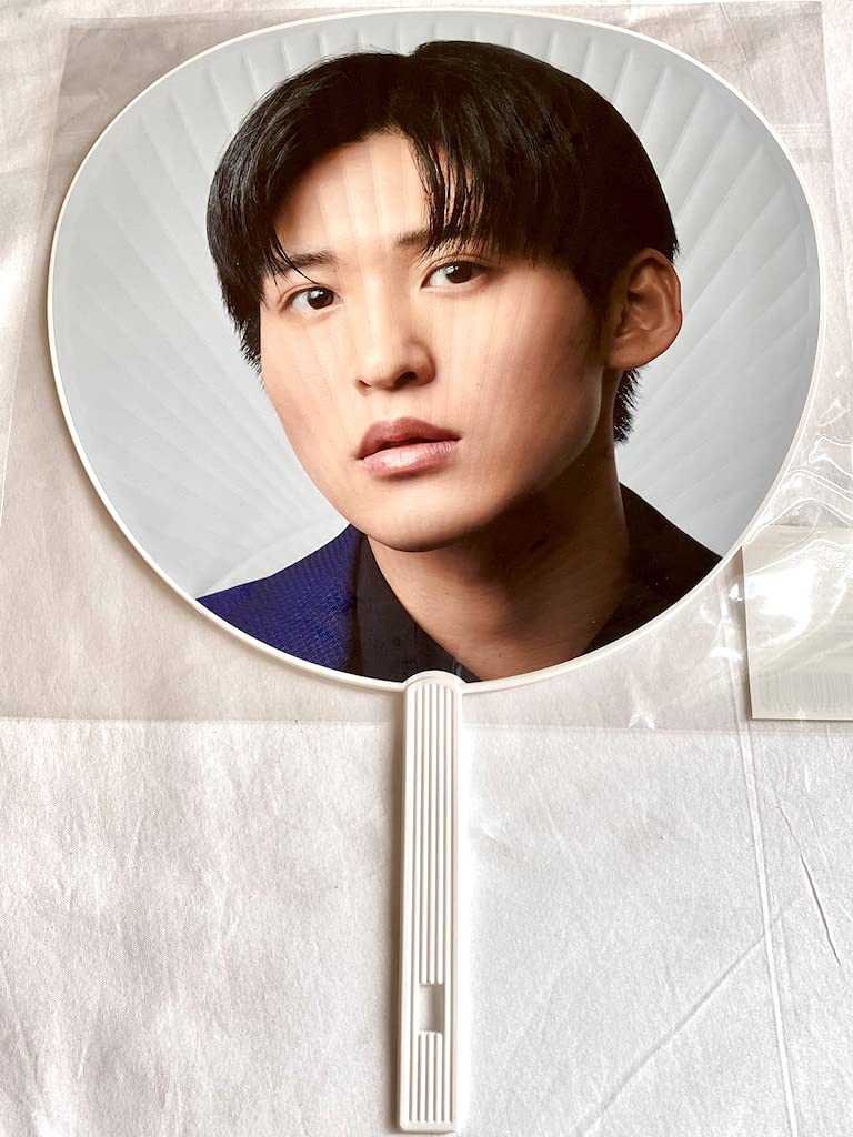 Amazon.co.jp: Snow Man 【 ジャンボうちわ （ 目黒蓮 ） 】ライブ