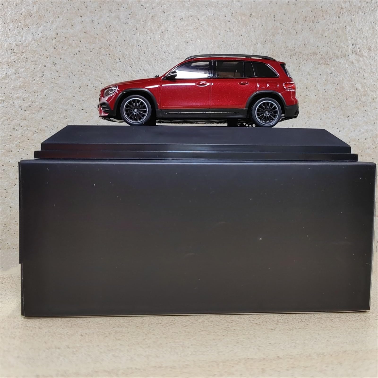 Amazon.co.jp: モデルカーのおもちゃ 1:43 メルセデス · ベンツ GLB