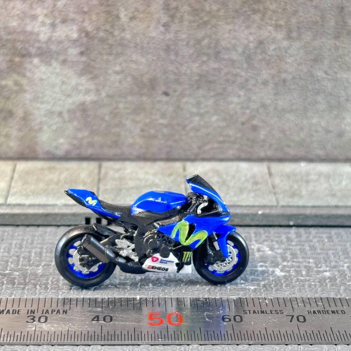 Amazon.co.jp: 1/64 スケール ヤマハ YZF-R1 モビスター バイク
