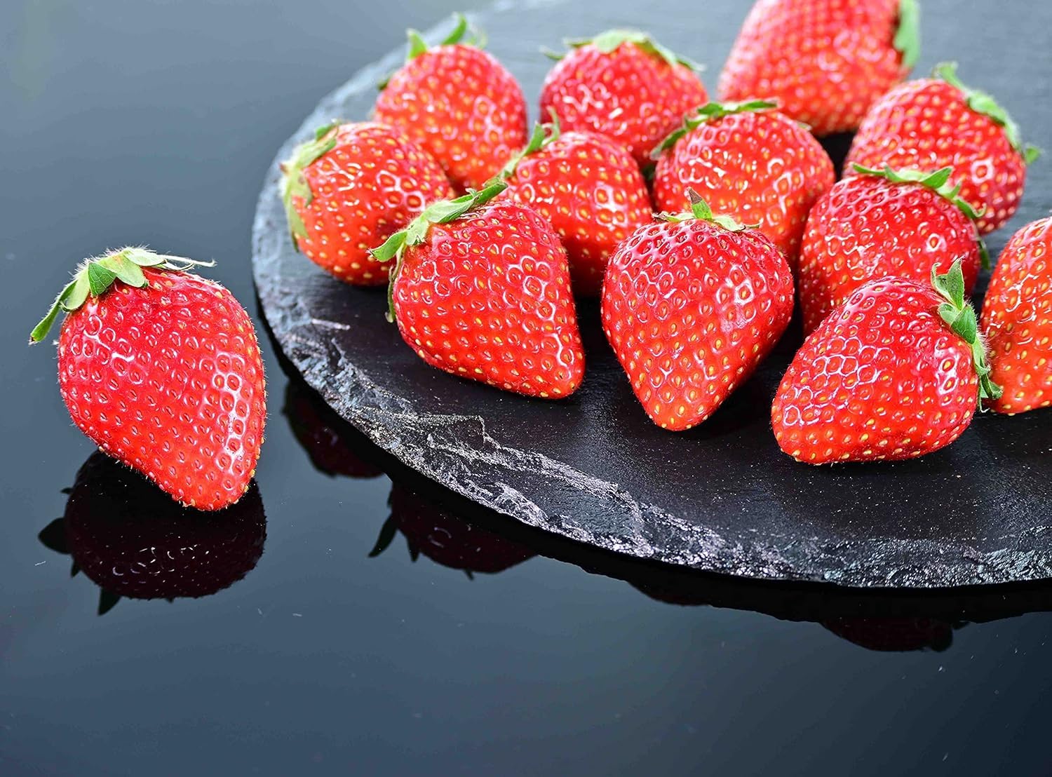 Amazon.co.jp: 【特選 糖度12度の別世界 いちご】常識を超えた甘さ