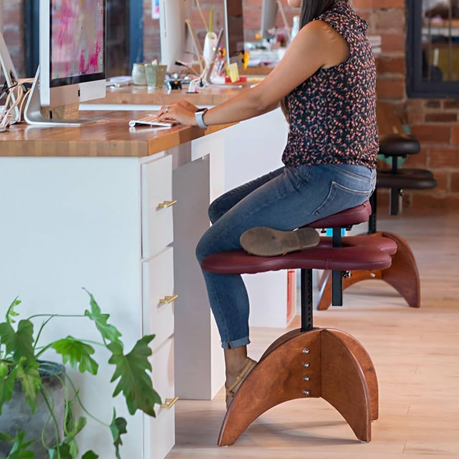 Amazon｜YUGXTH バランスチェア 姿勢矯正 猫背不要、人間工学に基づい