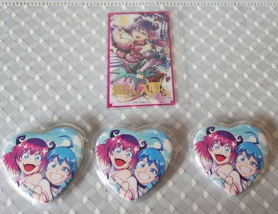Amazon.co.jp: 魔入りました入間くん C99コミケ ハート缶バッチ イルミ
