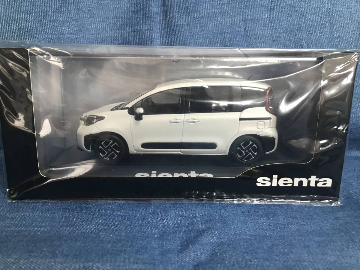 Amazon | 1/30 トヨタ シエンタ 2022年8月発売 最新 新型 カラー