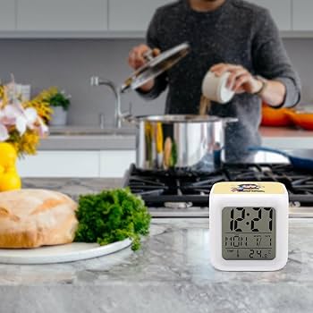 Amazon.co.jp: Dr.スランプ アラレちゃん 目覚まし時計 デジタル