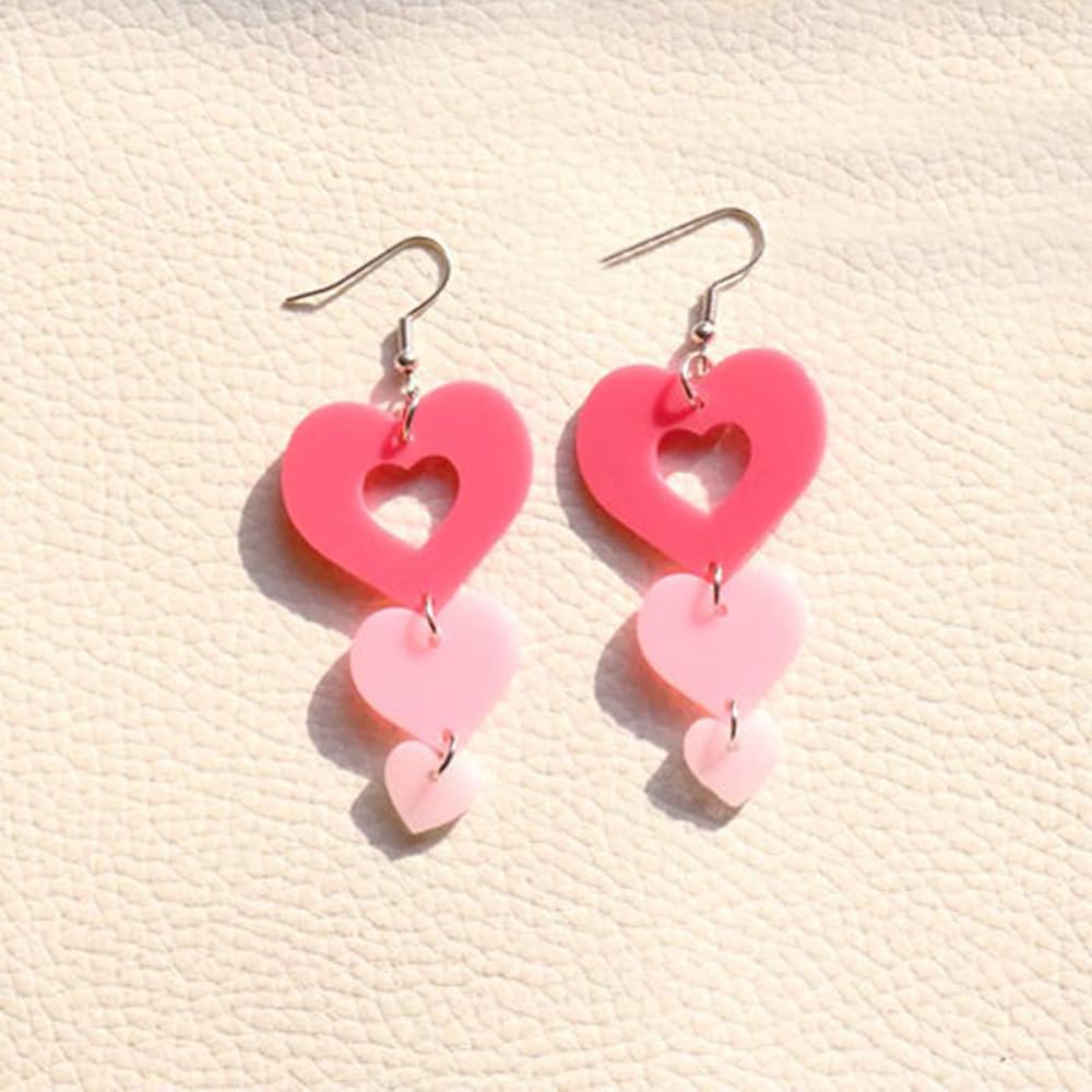 Amazon.co.jp: アクリルピンクハートピアス 中空ラブハート ダングル