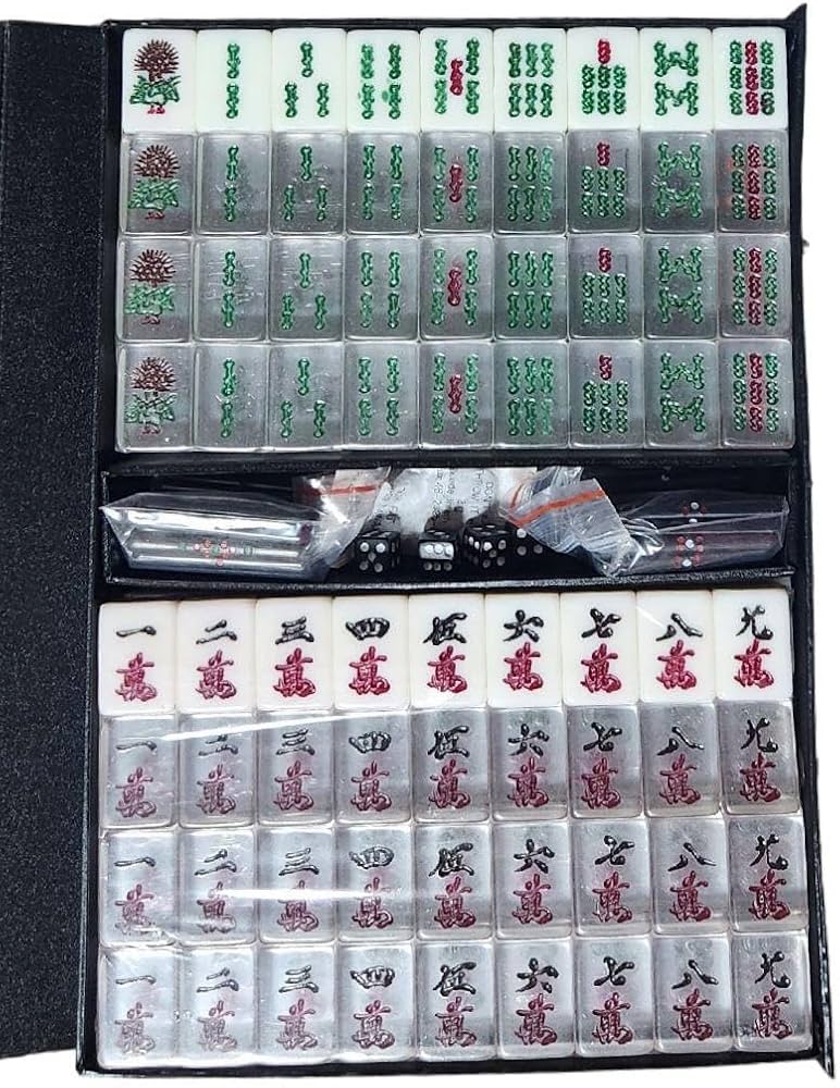 Amazon | 麻雀牌 透明 鷲巣麻雀 アカギ | 麻雀 | おもちゃ