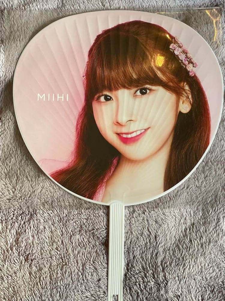 Amazon.co.jp: NiziU ミイヒ うちわ ピケット U U 公式 グッズ : おもちゃ