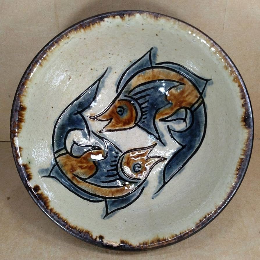 Amazon.co.jp: 最高傑作本物保証金城次郎 壷屋焼 魚文茶碗 共箱 栞