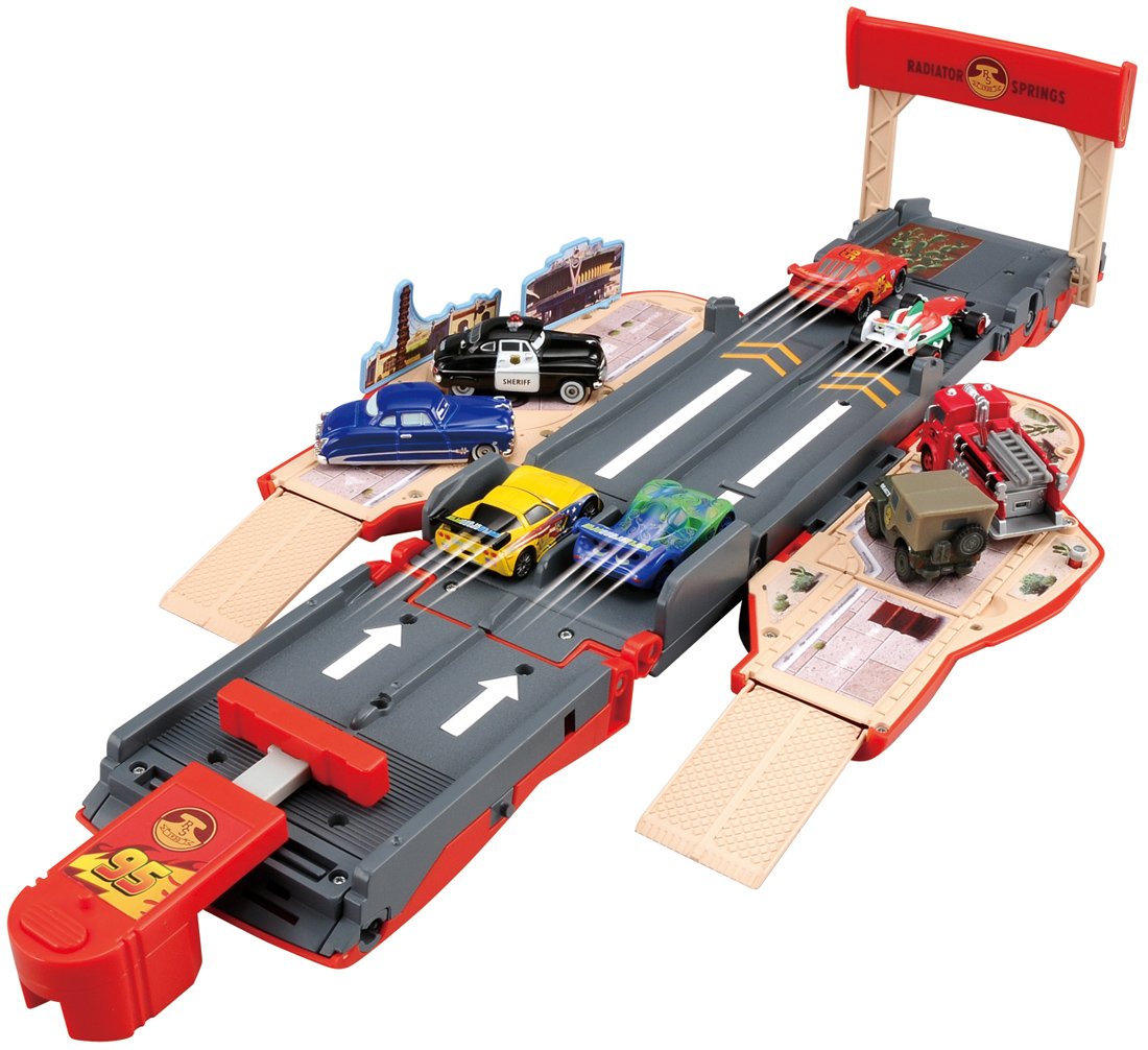 Amazon.co.jp: トミカ カーズ ドリフトコースに変身!マックィーン