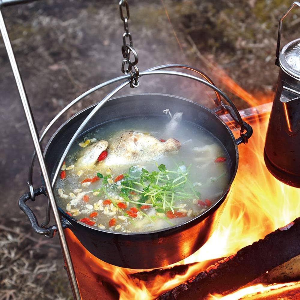 Amazon | UFダッチオーブン10インチ | UniFlame | ダッチオーブン