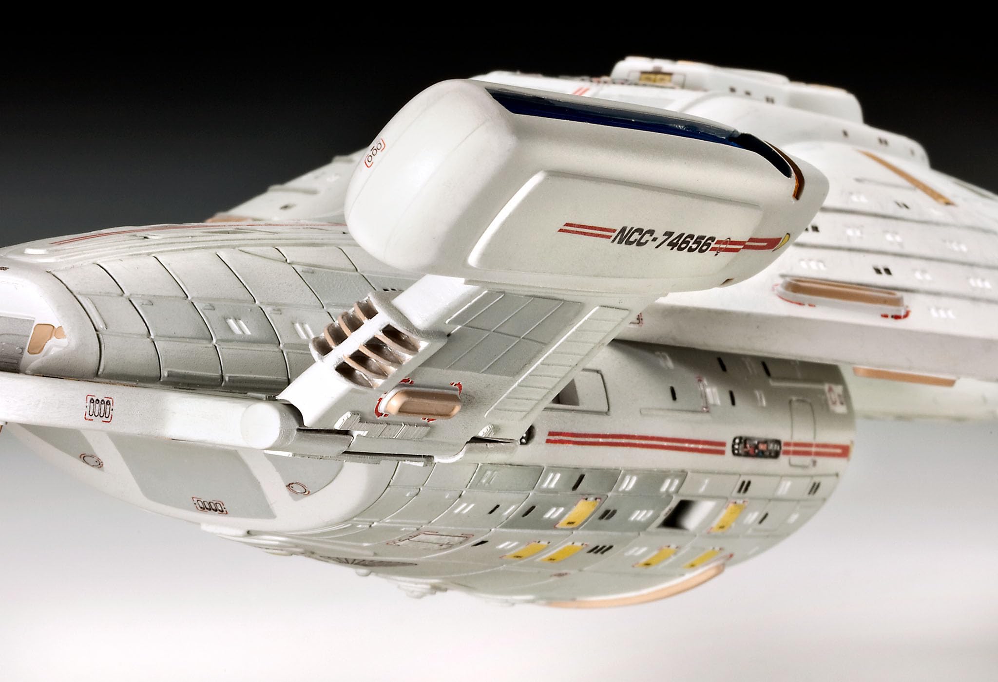 Amazon | ドイツレベル スタートレック:ヴォイジャー NCC-74656 U.S.S
