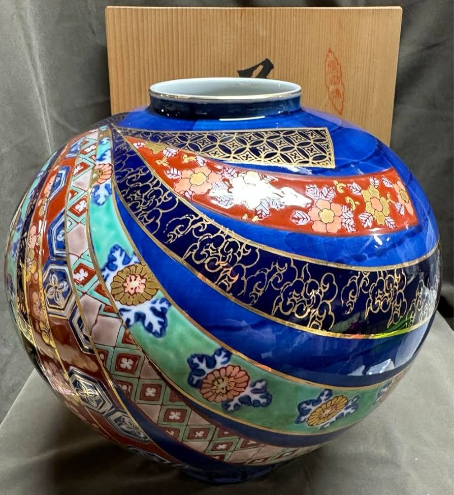Amazon.co.jp: 有田焼 花瓶 有名作家物 哲山作 大花瓶熨 斗絵花瓶金彩