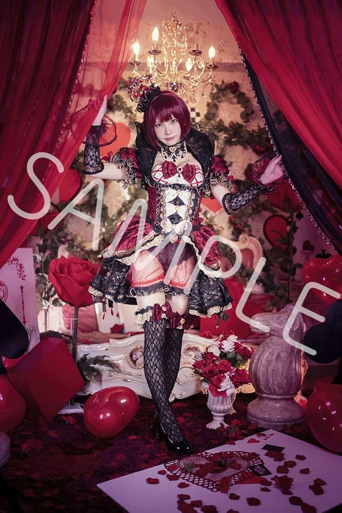 Amazon.co.jp: 【公式】えなこ写真集「WONDERLAND」 : えなこみゅ: 本