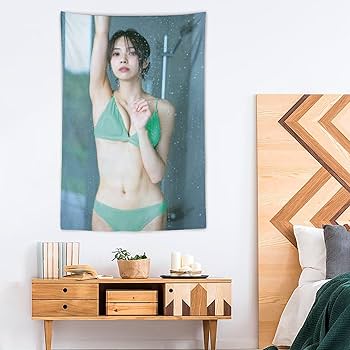 Amazon.co.jp: 小林由依(櫻坂46)最新グラビア水着の (F689