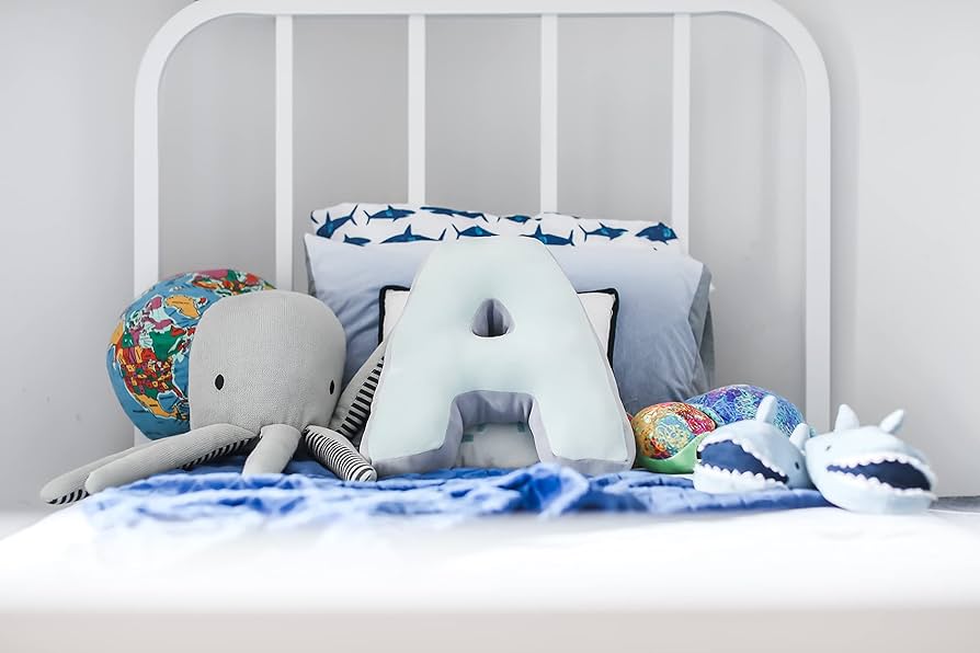 Amazon.co.jp: ALPHA PLUSH ぬいぐるみ 文字「A」型枕 ソフト