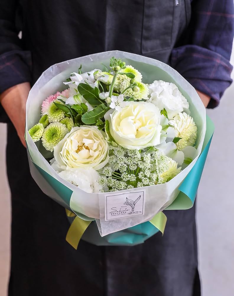 Amazon｜花束 生花 ブーケ Mサイズ ホワイト 花 フラワー 誕生日 母の