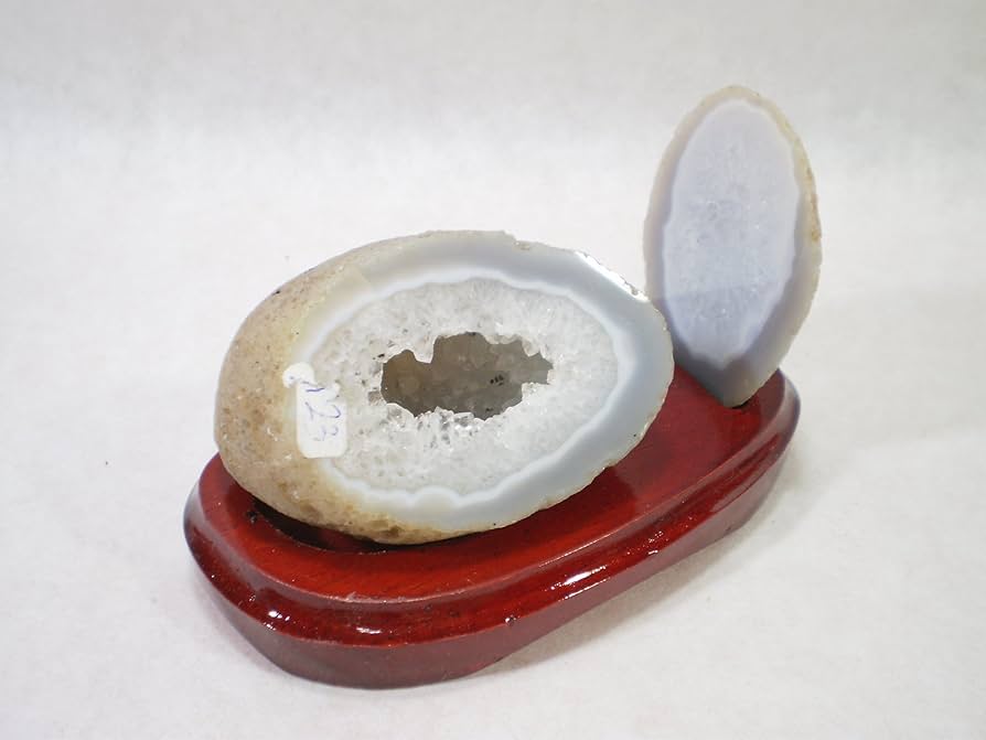 Amazon.co.jp: トレジャーメノウ台座付き【天然石瑪瑙(めのう)原石を