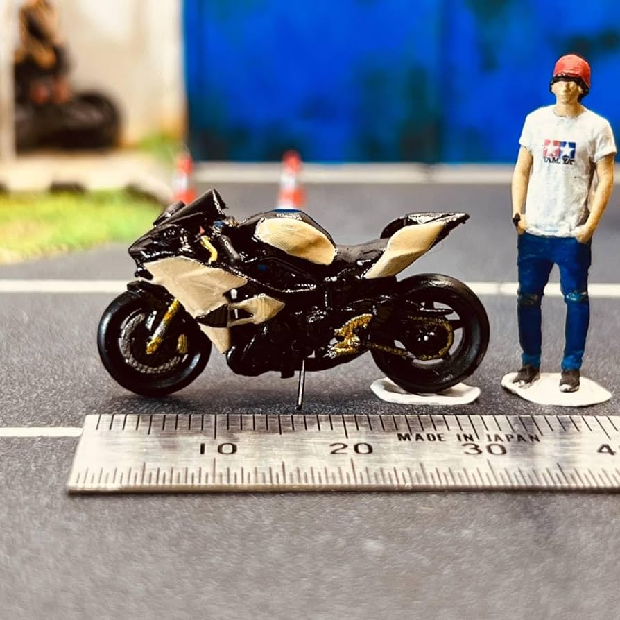 Amazon | 1/64 スケール カワサキ H2R バイク フィギュア ミニチュア