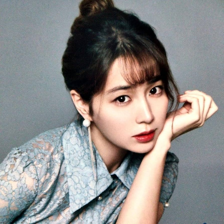 Amazon.co.jp: イ ミンジョン直筆サイン入り2Lサイズ写真…Lee Min Jung