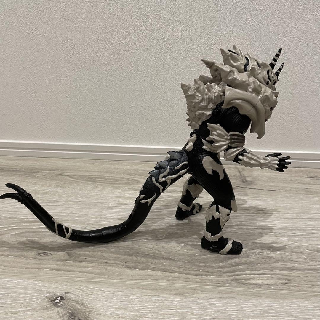 Amazon.co.jp: モンスターX ソフビ 2004年製 : おもちゃ