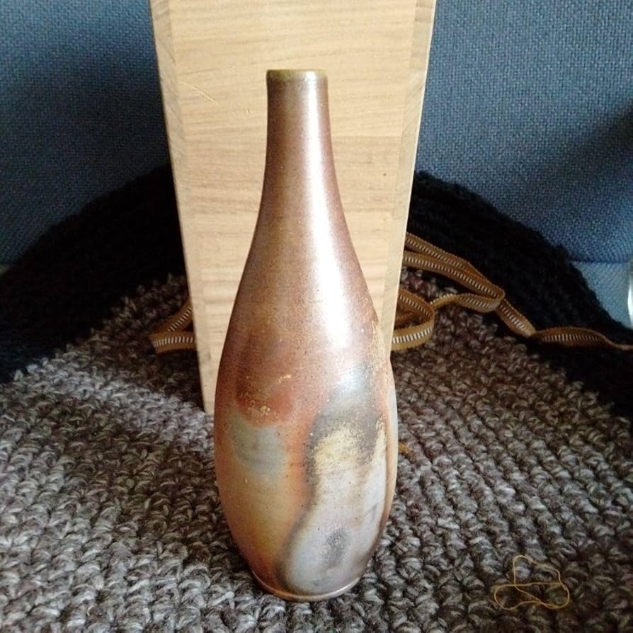 Amazon.co.jp: 美しい備前焼花瓶 盧山窯武用君彦作共箱 とっても不思議