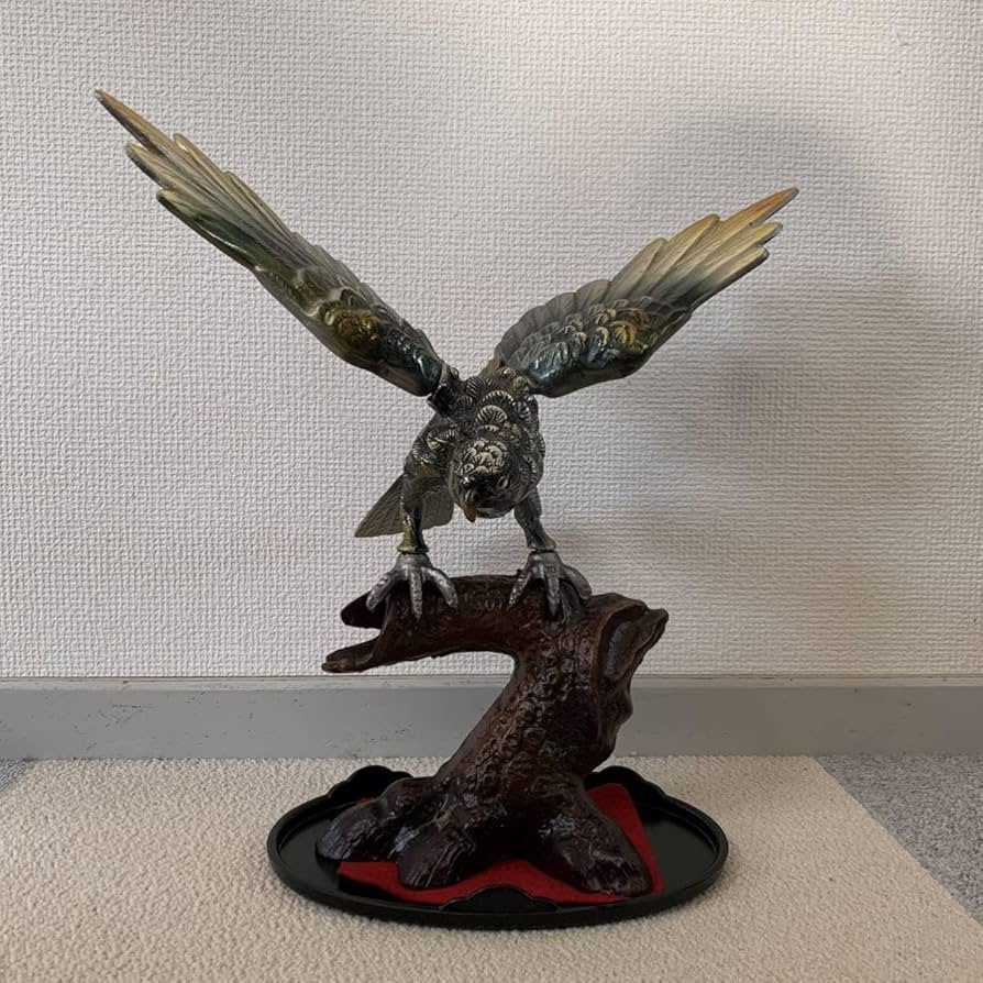 Amazon.co.jp: 銅製 タカ 鷹 置物 飾り物 重さ3.7kg ブロンズ像