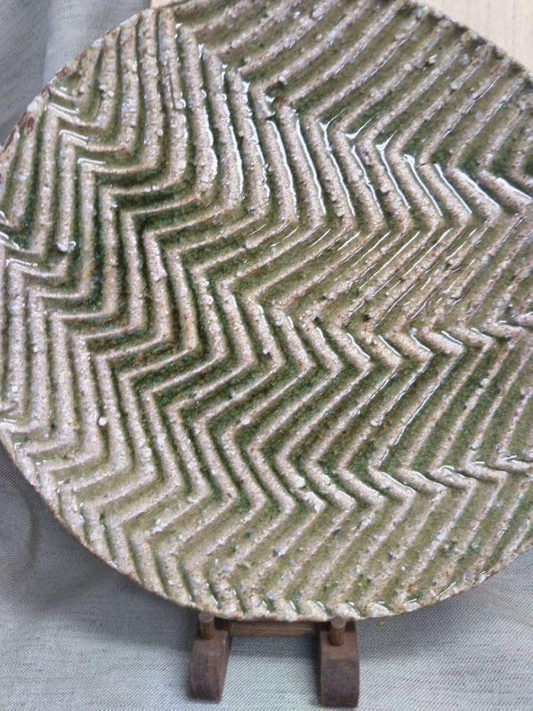 Amazon.co.jp: 益子焼 坂田甚内 灰釉縞手皿 径26cm ホビー グッズ