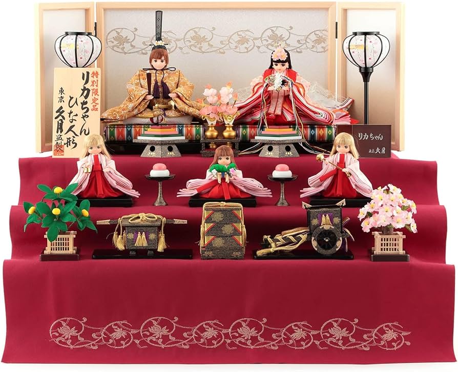 Amazon | 雛人形 リカちゃん 久月 ひな人形 収納飾り 三段飾り 五人
