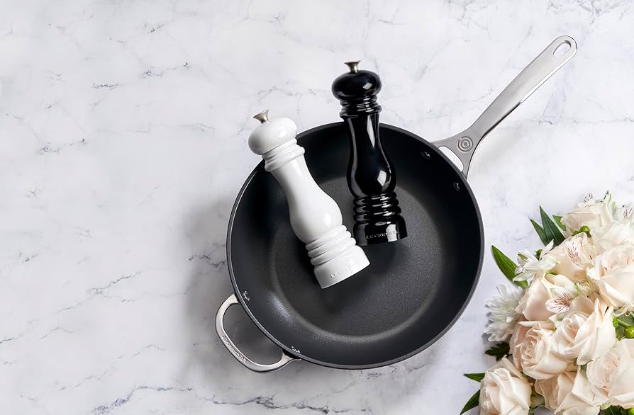 Amazon | Le Creuset ソルトアンドペッパーミルセット 各8インチ x 2 1