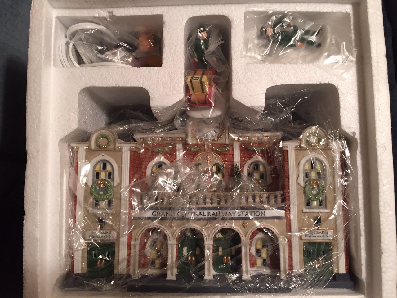 Amazon.com: Department 56 Heritage Village Collection ; Christmas