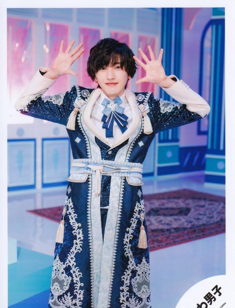 Amazon.co.jp: なにわ男子 公式 生 写真（道枝駿佑）J01233 : おもちゃ