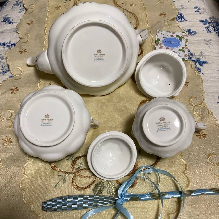 Amazon | ロイヤルアルバート エンチャントメント ティーポット