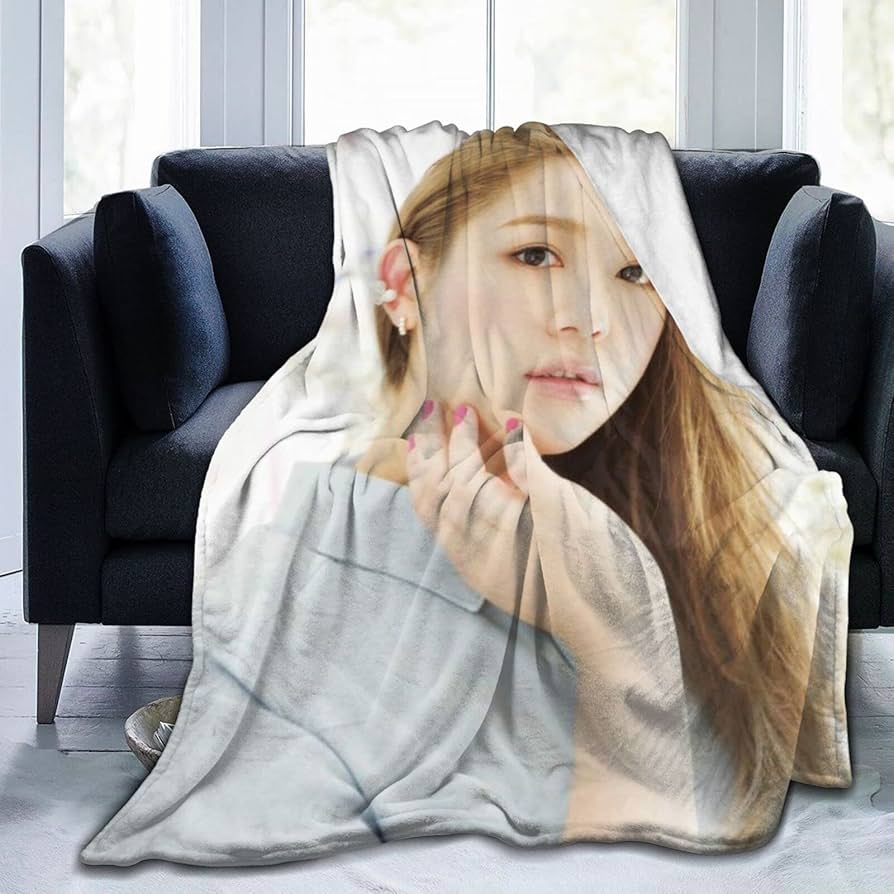 Amazon｜西野カナ ブランケット 毛布 ひざ掛け 掛け布団 シングル